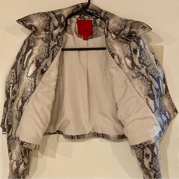 Jennifer Lopez Women’s Snake Skin Print Moto Cropped Faux Leather Jacket Size XS - Picture 7 of 9